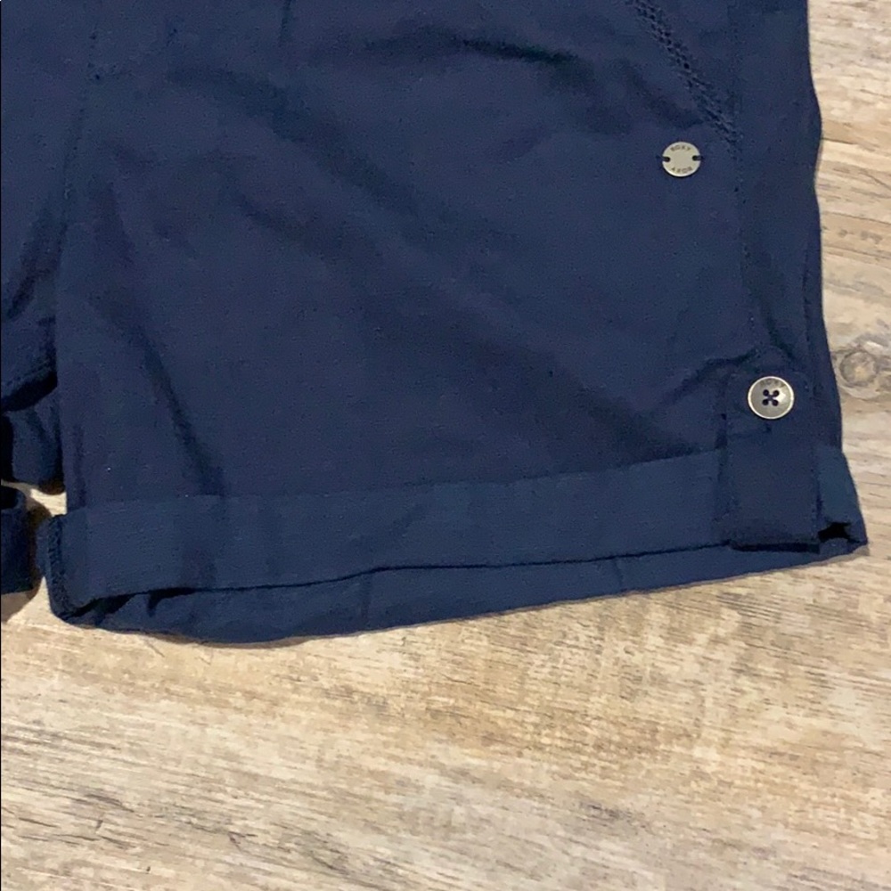 Roxy shorts - Picture 3 of 7